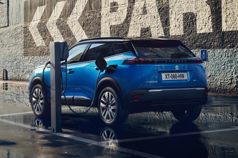 Экологично и без штрафов: Stellantis намерен достичь цели по выбросам без помощи Tesla