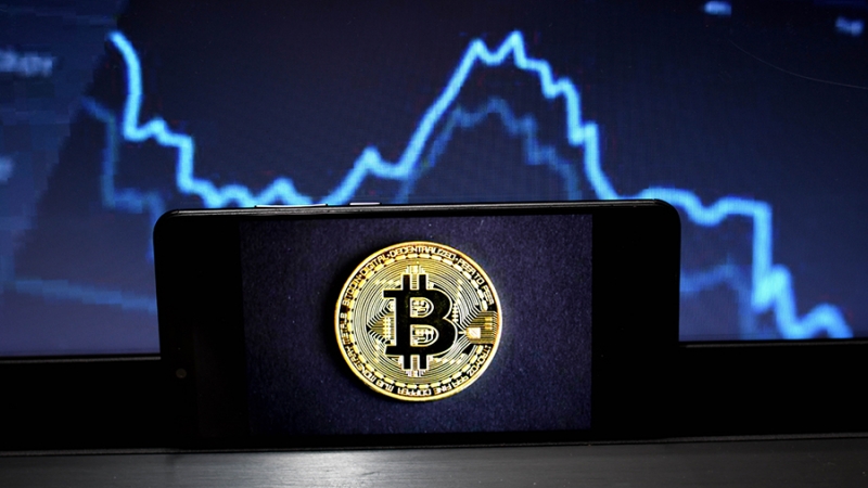 Курс биткоина упал ниже $31 тыс.