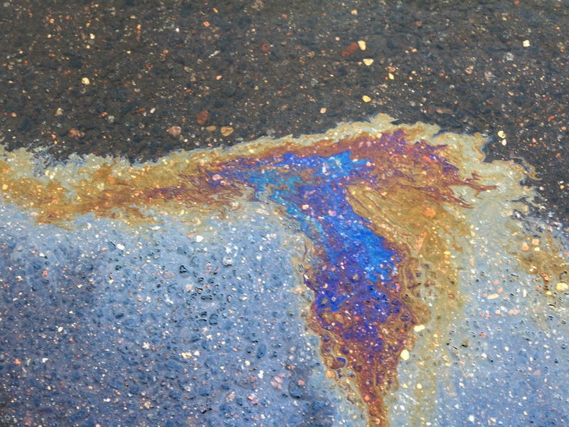 На Ямале из-за аварии подземного трубопровода разлилось 3 тыс. куб. м нефти