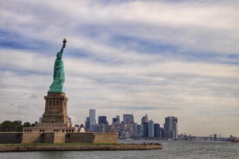 Нью-Йорк полностью снимет ограничения с 1 июля