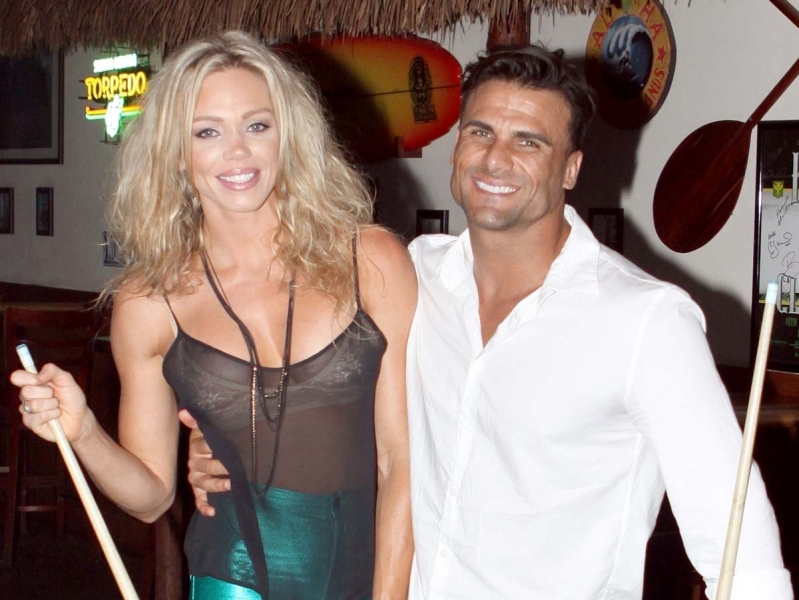 Пять лет живет на улице и питается отбросами: бездомная Лони Уиллисон счастлива