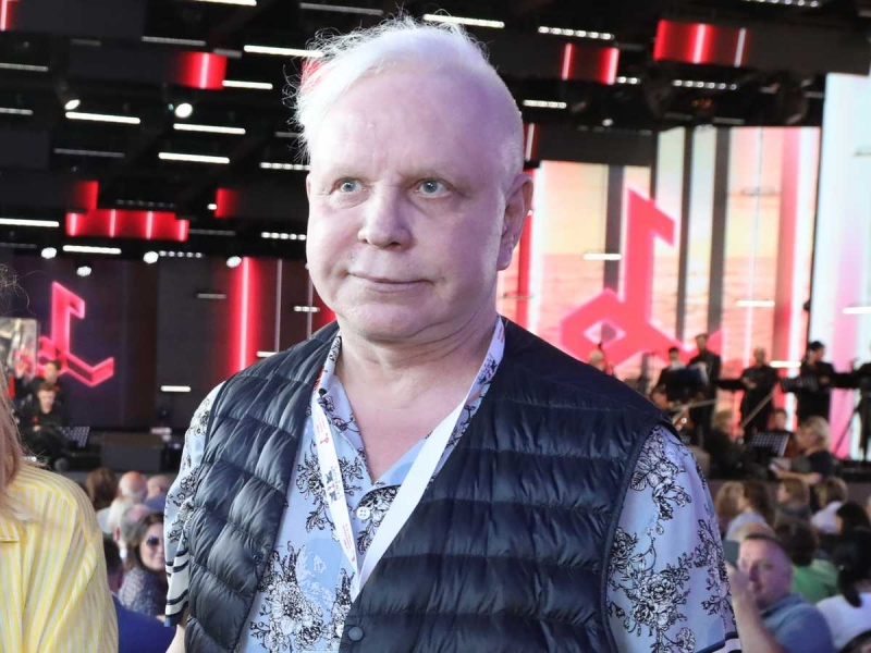 Тяжело больной Борис Моисеев на дне рождения Орбакайте не снимал маску