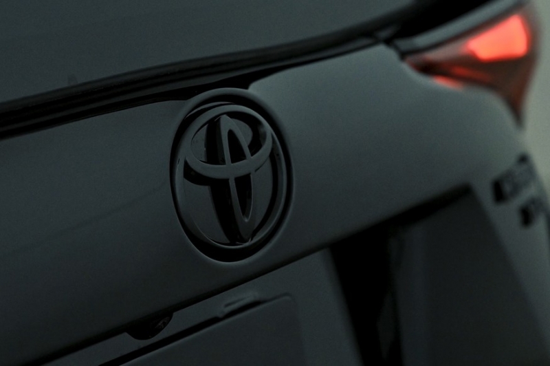 Toyota «засветила» новинку: это Prius, но вряд ли следующего поколения