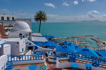 Тунис отменяет ПЦР-тесты для вакцинированных туристов 