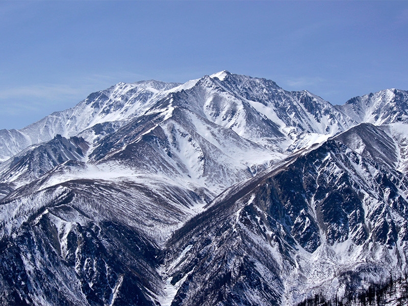 В Бурятии под лавину попали пять туристов