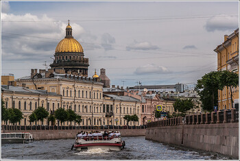 В центре Петербурга организаторы экскурсий по крышам устроили драку со стрельбой