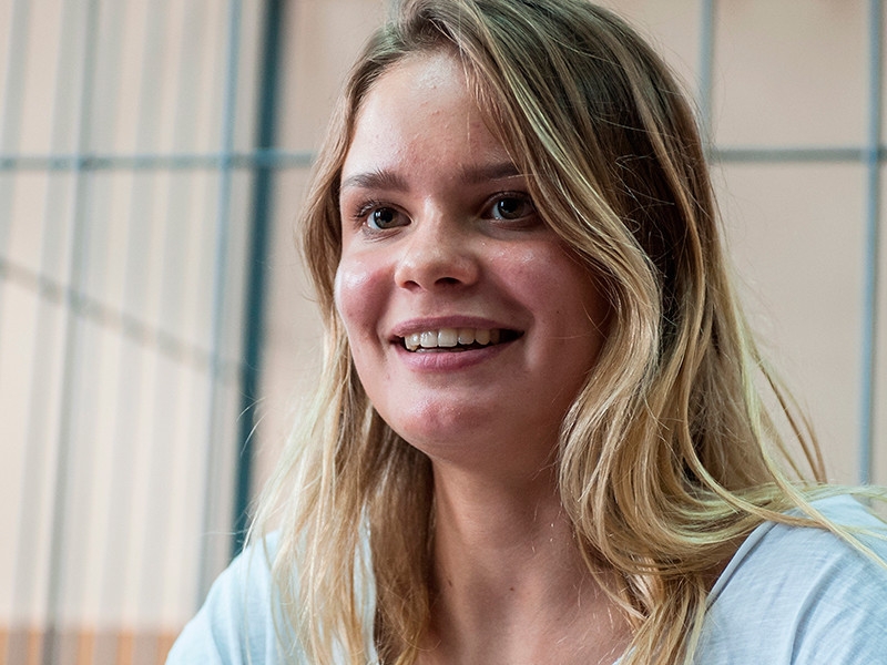 В Москве на выходе из дома задержали участницу Pussy Riot Веронику Никульшину