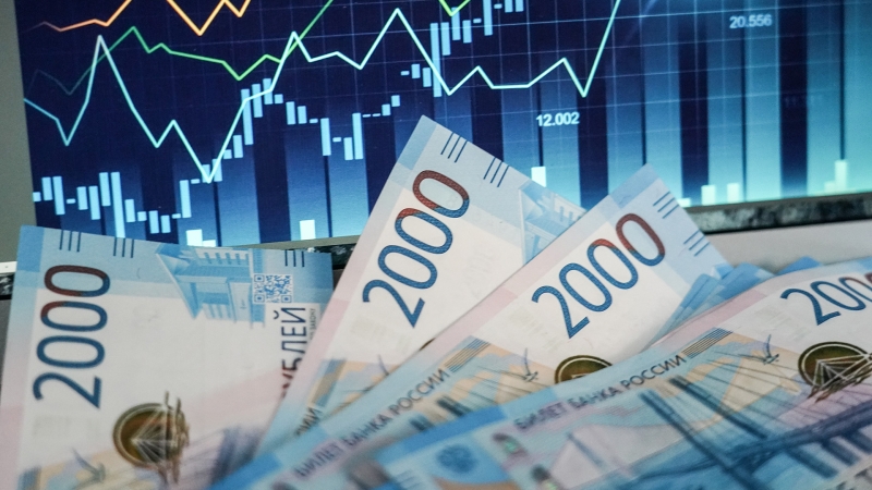 Зарплаты «синих воротничков» в России выросли на 34%