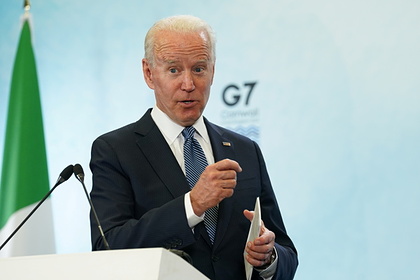 Байден пригрозил ответить на «вредоносные» действия России