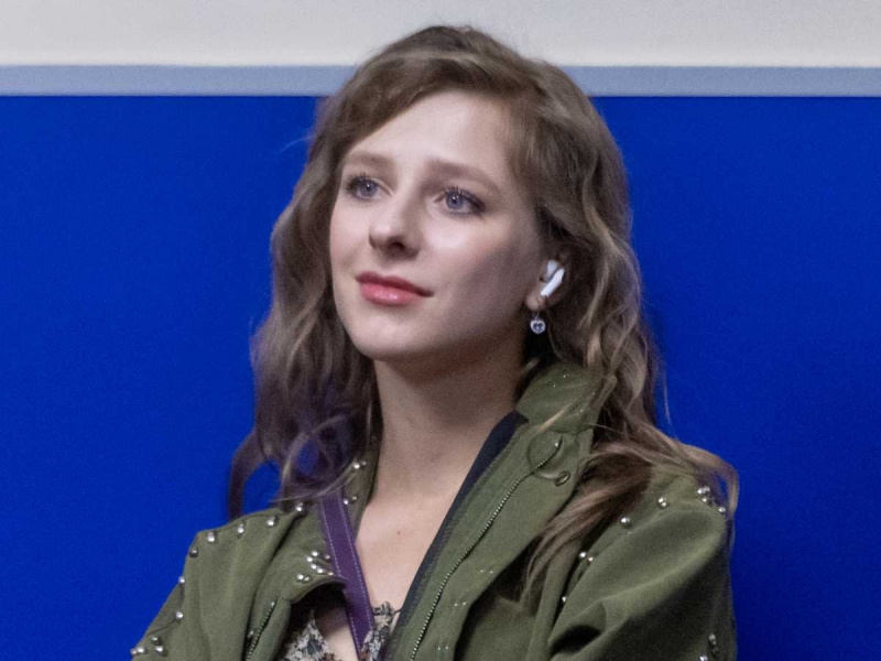 Беременная Арзамасова пришла на премьеру без Авербуха