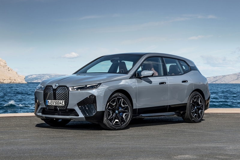 BMW iX: точные характеристики, задел для тюнинга и цена в России