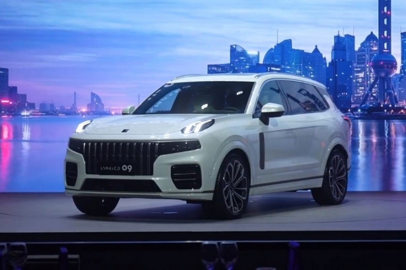 Ещё один совместный кросс Geely и Volvo: самый дорогой в гамме, крупнее родственного XC90