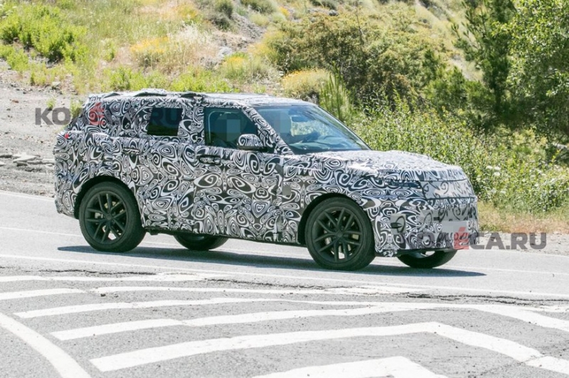 Land Rover готовит новинку: на камеру проехался Range Rover Sport нового поколения