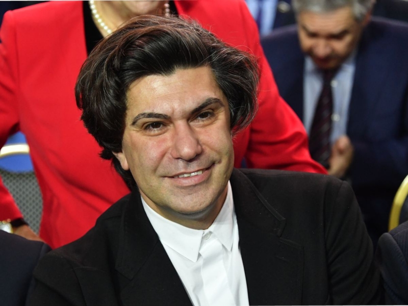 Николая Цискаридзе засняли в объятиях молодого красавца