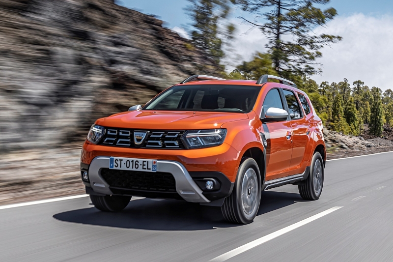 Обновлённый Dacia Duster: старая эмблема, новая светотехника и более удобный салон