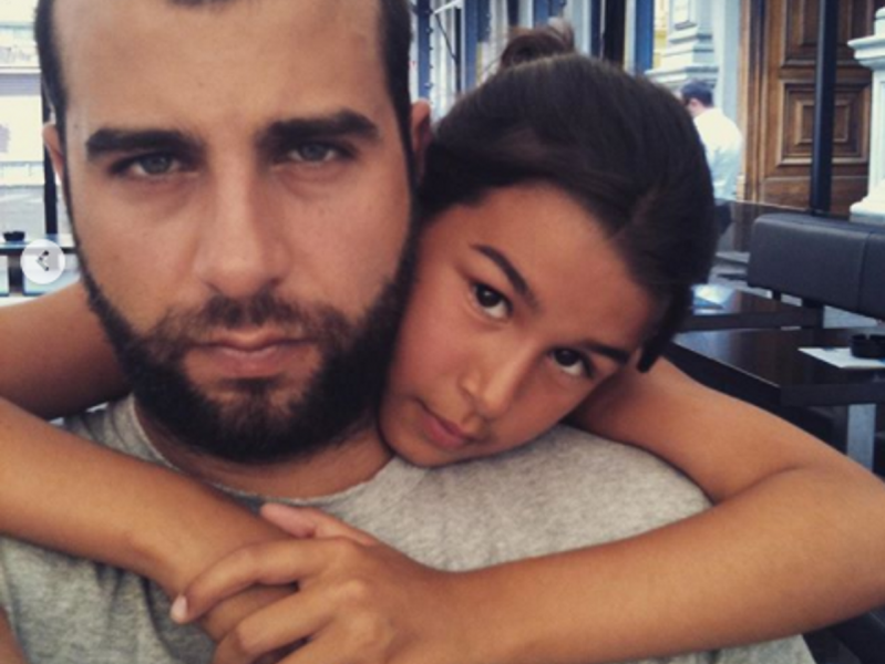 «Папа не против?»: дочь Урганта удивила смелыми селфи без белья