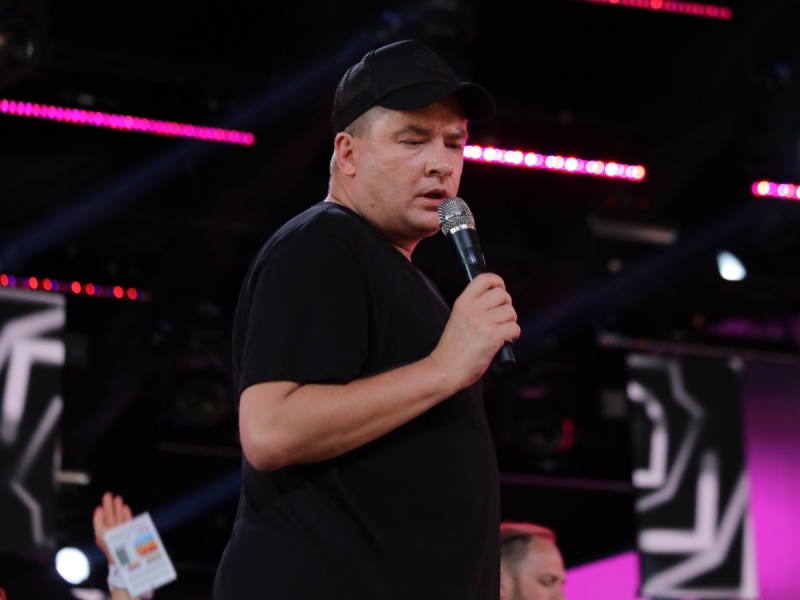 Прибавил в весе и путает день с ночью: почему Андрей Данилко пропал со сцены