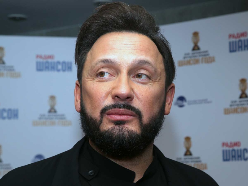 «Секси-гонщик»: похорошевшего Стаса Михайлова сняли на велопрогулке