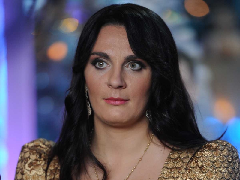 Спародировавшую монаха Елену Ваенгу хотят судить за оскорбление чувств верующих