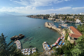 Турция примет россиян с прививкой любой российской вакциной