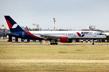 В аэропорту Уфы у самолёта загорелась стойка шасси