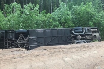 В Ленинградской области в ДТП попал автобус с туристами: 11 раненых