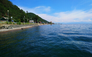 В Листвянке на Байкале горит база отдыха