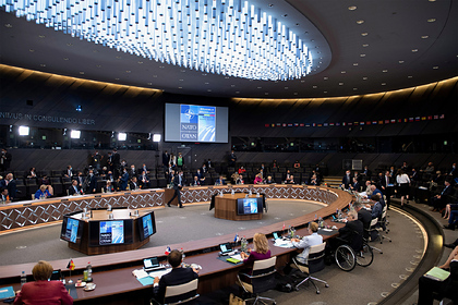 В НАТО и ЕС пожалели о выходе России из Договора по открытому небу