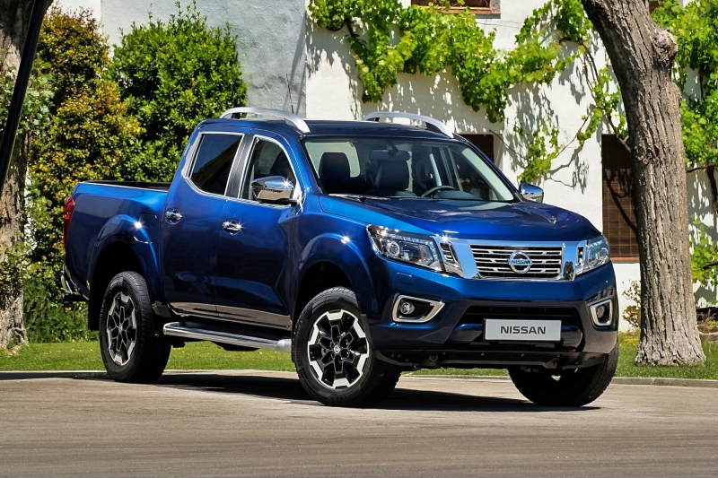 Возите грузы фургонами: Nissan Navara уходит из Европы, завод в Барселоне закроют