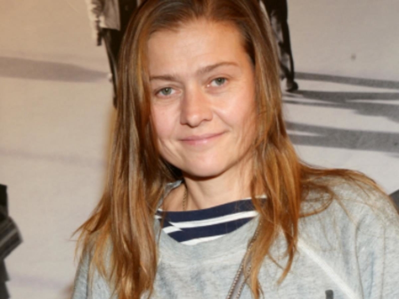 «Дебилы»: Мария Голубкина разразилась руганью после странного поступка в день похорон Меньшова