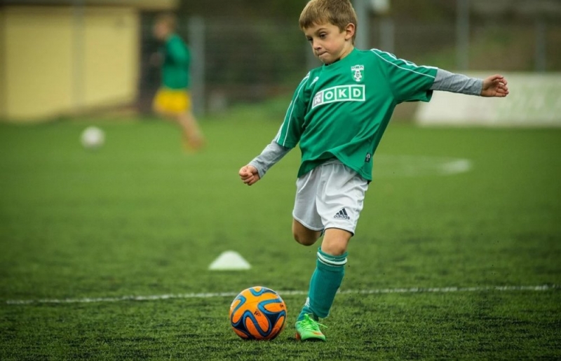 Два футбольных поля появятся в Москве до конца года