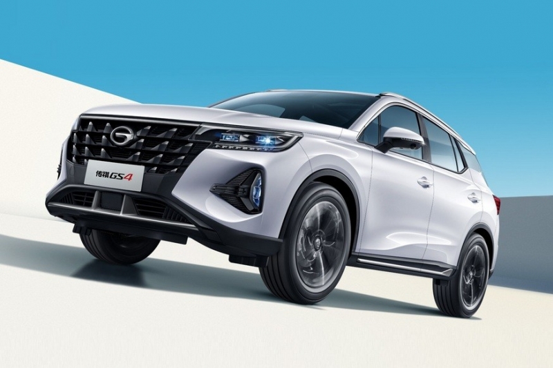 GAC обновил конкурента Geely Atlas Pro на фоне снижения продаж: теперь три решетки на выбор
