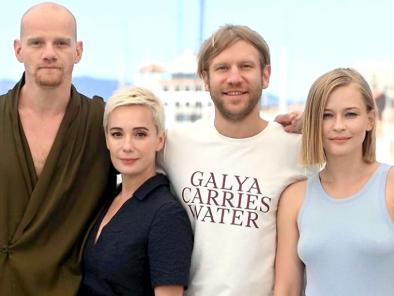 Хаматову заставили изображать секс с несколькими версиями мужа