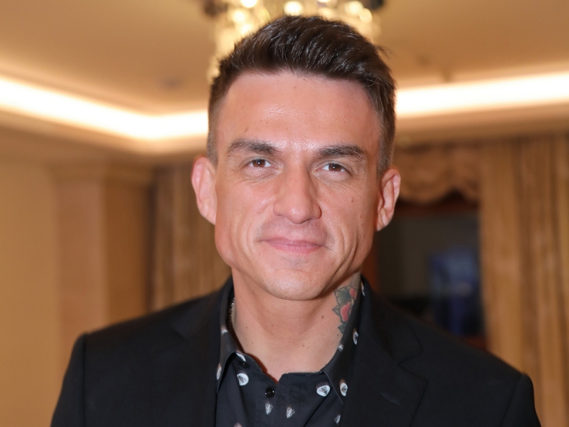 Мацающий гениталии на людях Влад Топалов вызвал шок