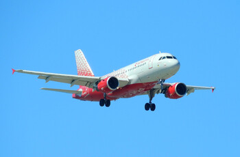 Пассажир рейса Москва – Анталия открыл аварийный выход из-за жары в самолёте