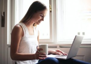 Преимущества займа на любую банковскую карту онлайн