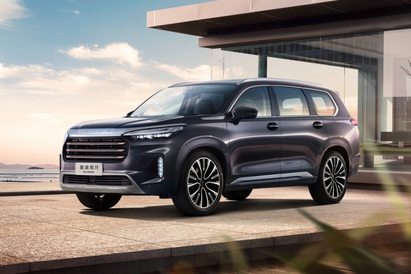 Собравшийся в РФ премиальный кроссовер Chery получит четырехместную топ-версию на родине