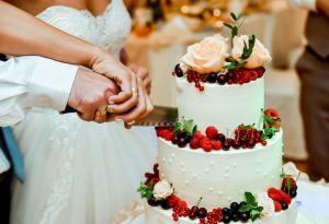 Каким должен быть идеальный торт на свадьбу?