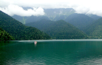 В Абхазии вводят новые ограничения