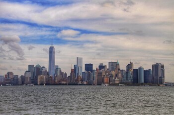 В Нью-Йорке затопило метро и дороги