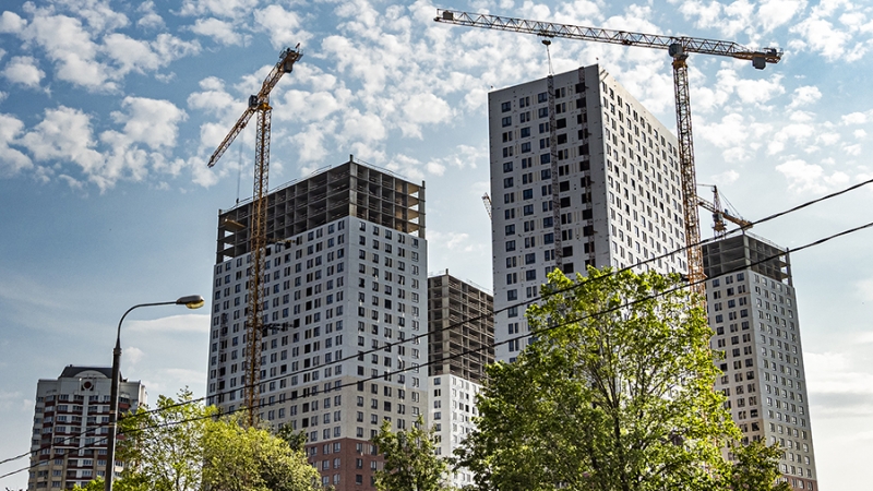 Эксперты назвали причины падения цен на жилье в России