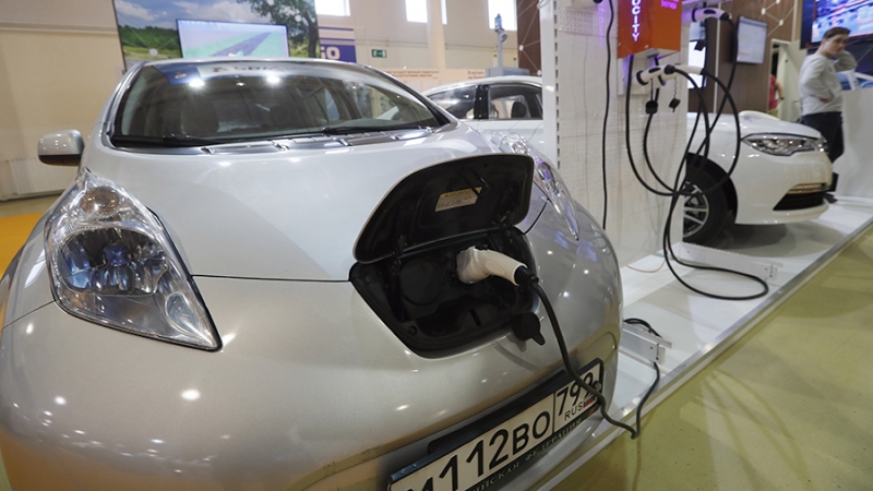 К 2024 году власти планируют выпустить 25 тыс. российских электрокаров