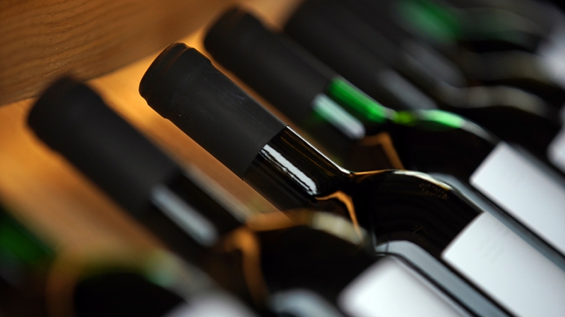 Киселев оценил новость об эксперименте по дистанционной продаже вина