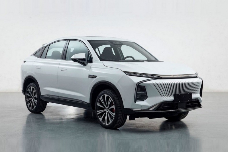 Конкурент Geely Tugella от Roewe сохранил дизайн предвестника и получил два мотора на выбор