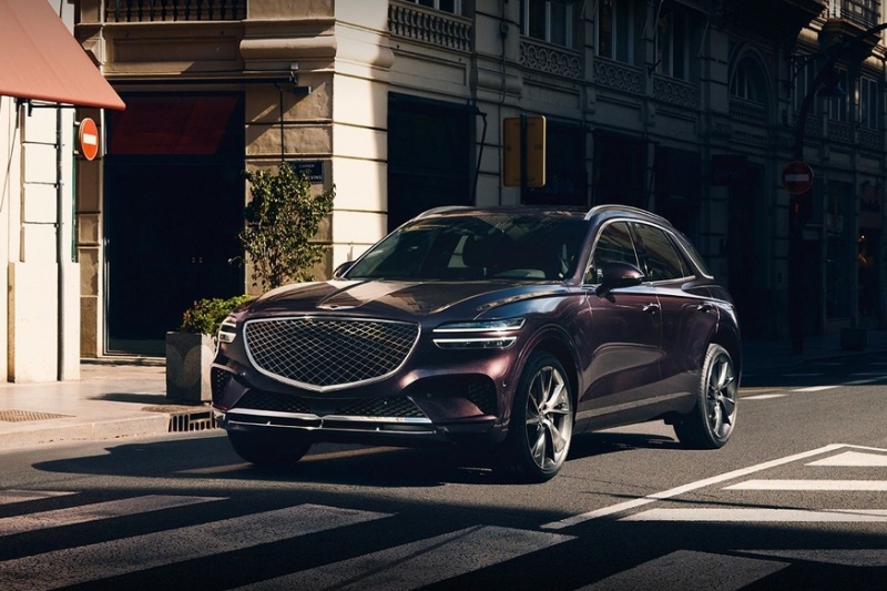 Кроссовер Genesis GV70 готовится к старту продаж в РФ: бензин или дизель, дешевле «немцев»
