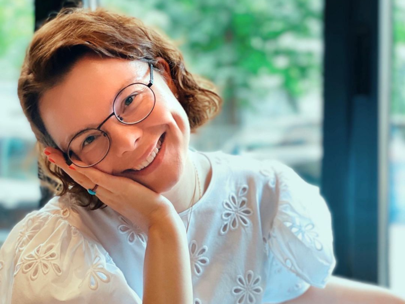 «Люблю нежной любовью»: молодая жена Петросяна в тяжелом люксе сделала признание