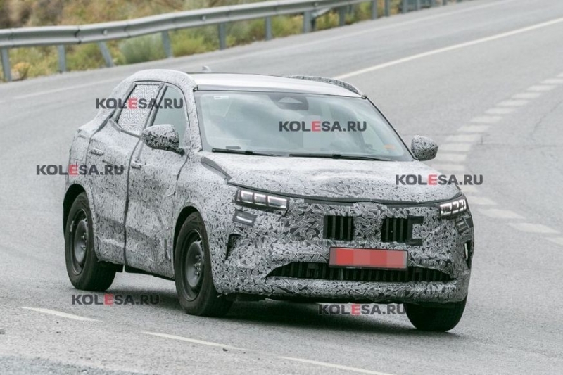 Новый Renault Kadjar начал сбрасывать камуфляж: свежие фото брата Кашкая