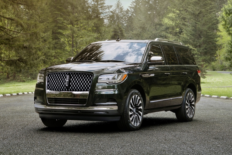 Обновлённый Lincoln Navigator: мощности меньше, электроники больше