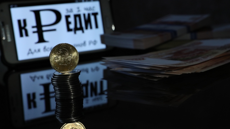 Порядка 7,2 млн россиян стали невыездными из-за долгов