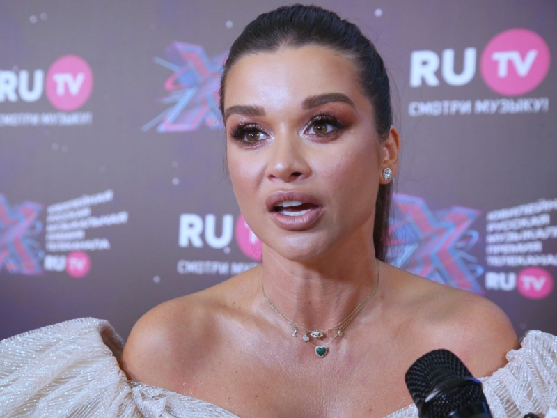 Разведенка Бородина превратилась в Бузову